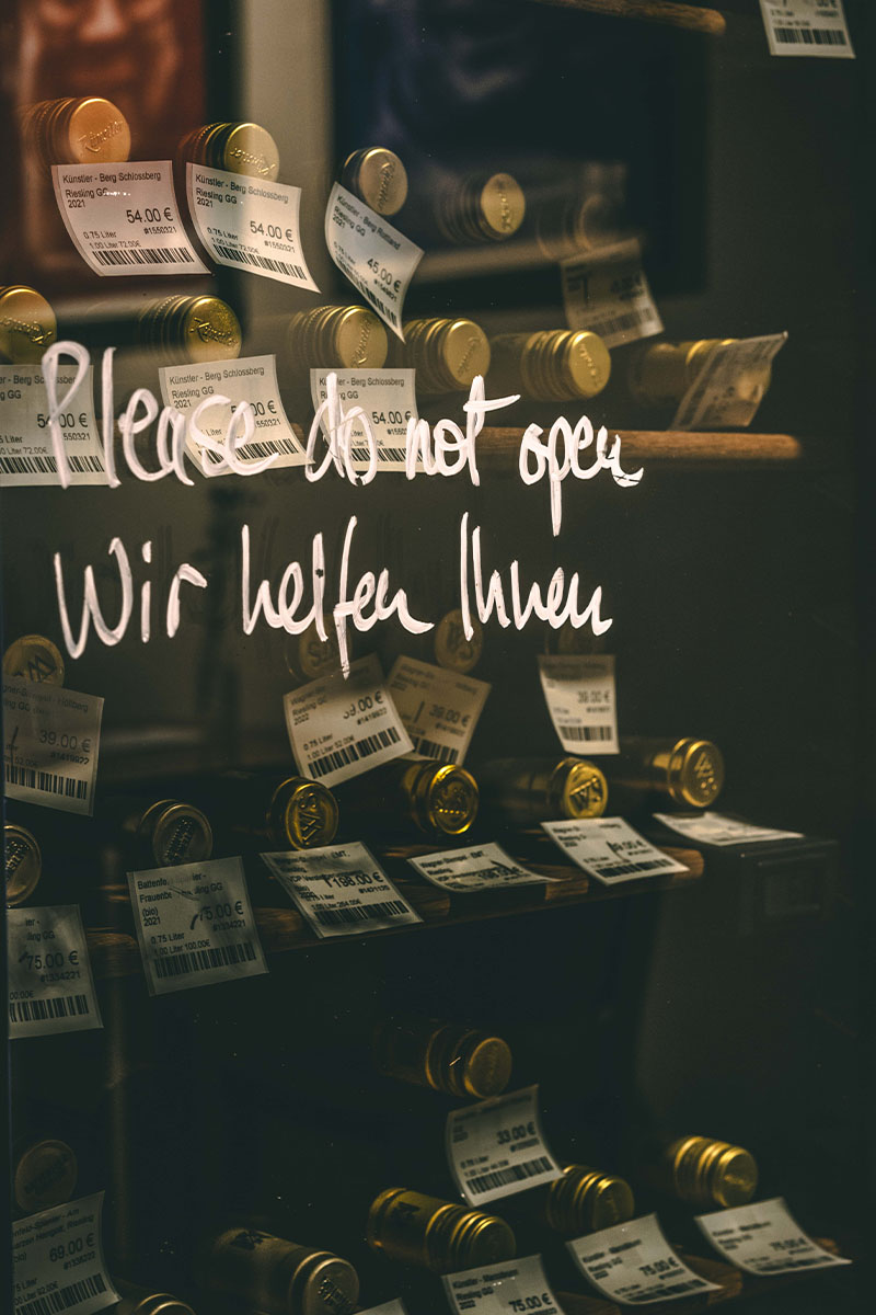 Ein Blick in einen Weinkühlschrank der Filiale Prenzlauer Berg